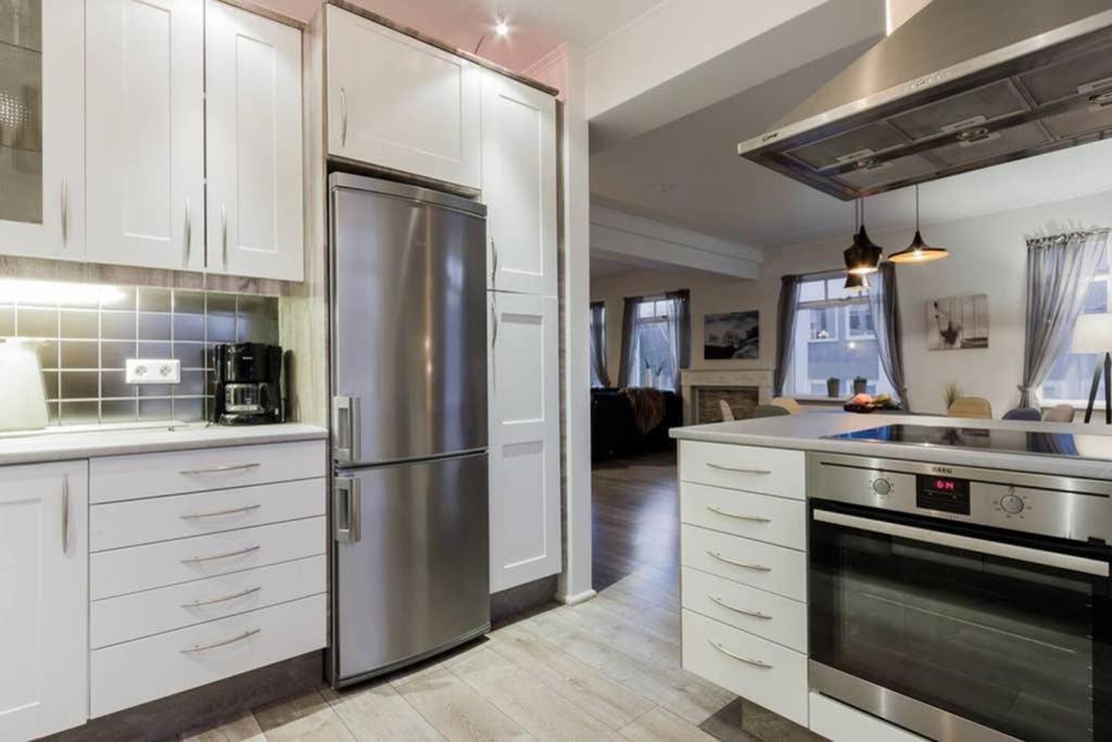 Superb Central Location, No Car Needed - Spacious آكيورِيْري المظهر الخارجي الصورة