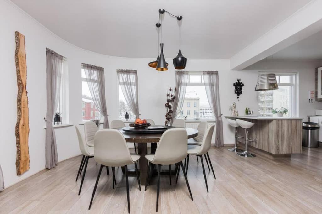 Superb Central Location, No Car Needed - Spacious آكيورِيْري المظهر الخارجي الصورة